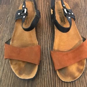 Naot Sabrina Sandal Size 39. Only worn twice.